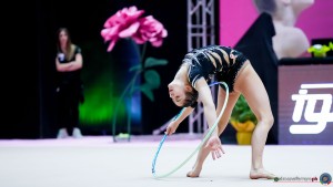 fabriano raffaeli sofia un cerchio sfe06265 copia simone ferraro ph